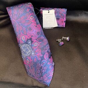 NWT- Elegant Silk Purple and Blue Men's Tie Set